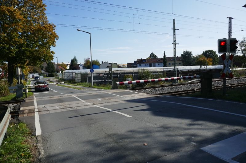 Datei:Bahnübergang Herboldshof 10 2019 2.JPG