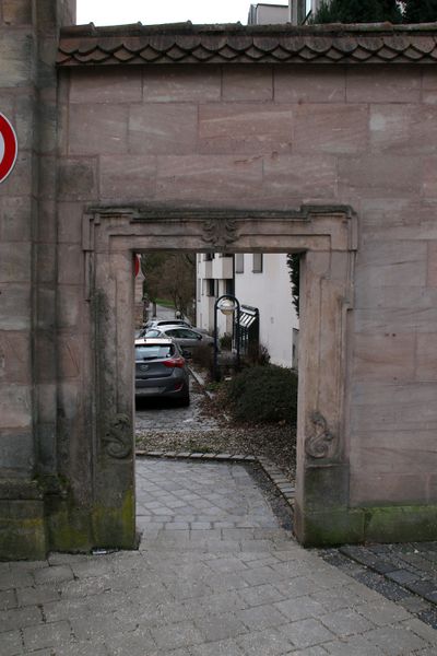 Datei:Würzburger Straße 467 Tor 3.jpg