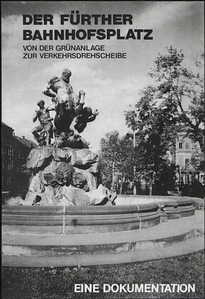 Datei:Der Fürther Bahnhofsplatz (Buch).jpg
