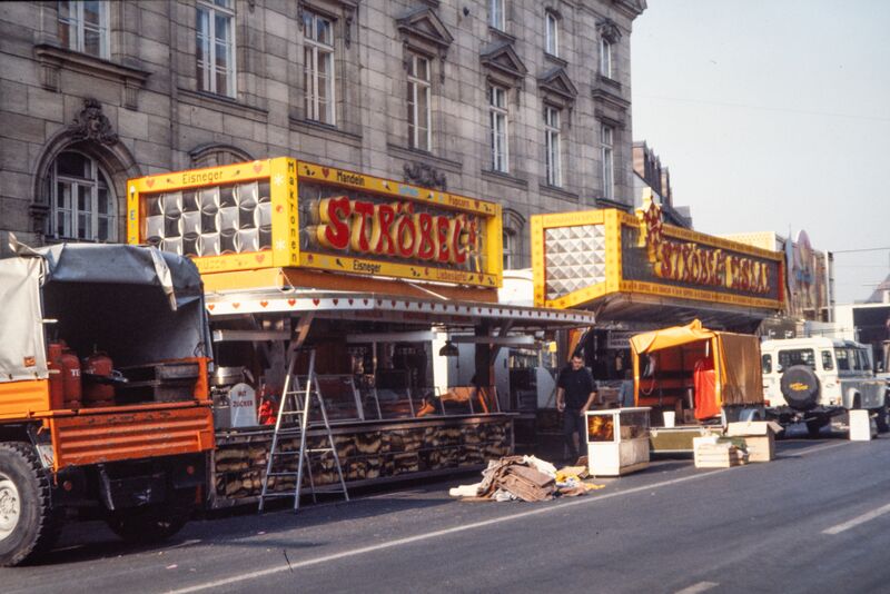 Datei:NL-FW 05 0012 KP Schaack Fuerther Kirchweih-Auskehr 16.10.1986.jpg