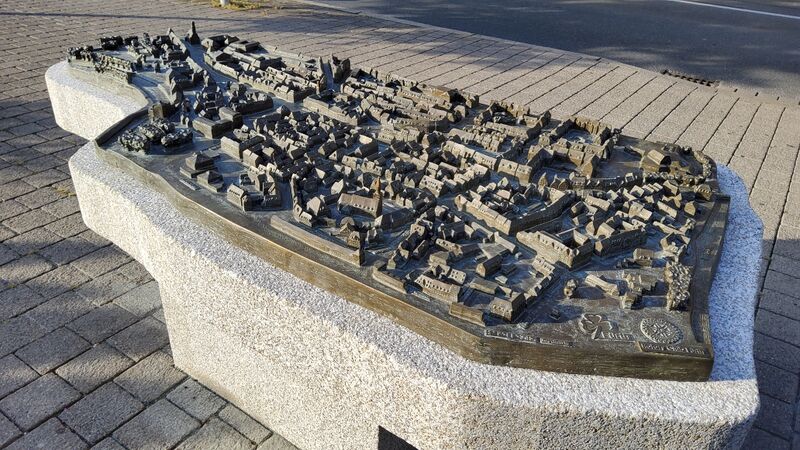 Datei:Taktile Tafel 2.jpg