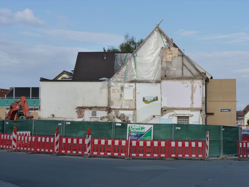 Datei:Abriss Krone 2011.JPG