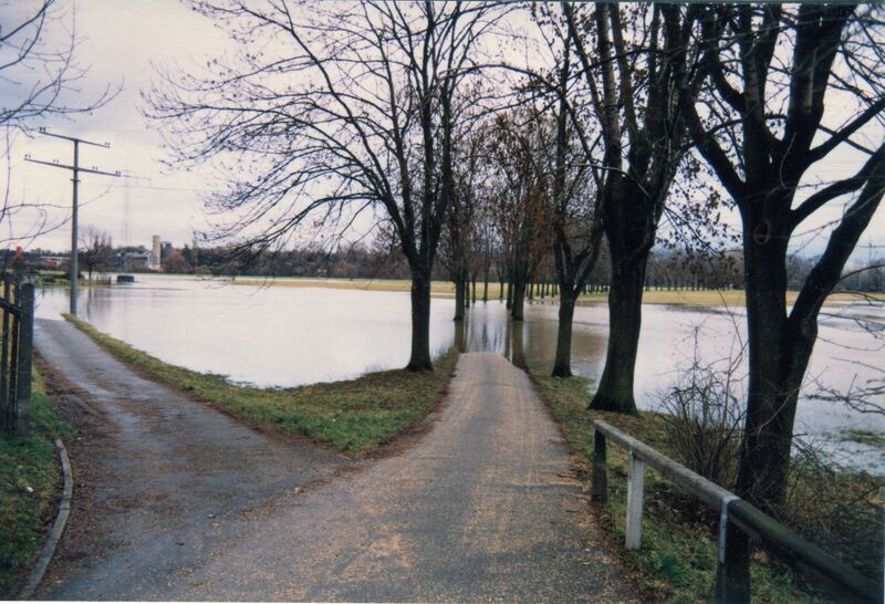Datei:NL-FW 04 0458 KP Schaack Hochwasser Käppnerweg 2.1.19878.jpg