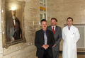 Feierliche Enthüllung des Bildes mit Dr. med. Jakob Frank im Eingangsbereich des Klinikum Fürth 2003, mit Dr. Thomas Jung, Chaim Rubinstein und Prof. Dr. Gmeinwieser.