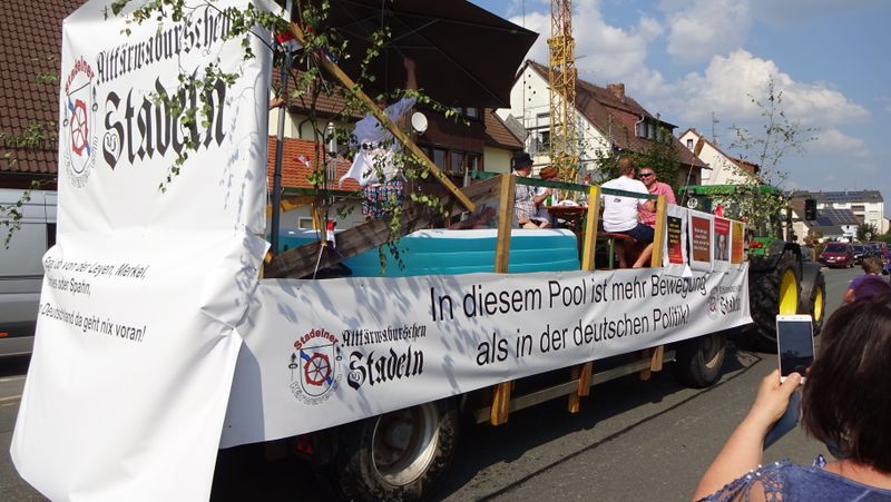 Datei:Kirchweih Stadeln 2019.12.jpg