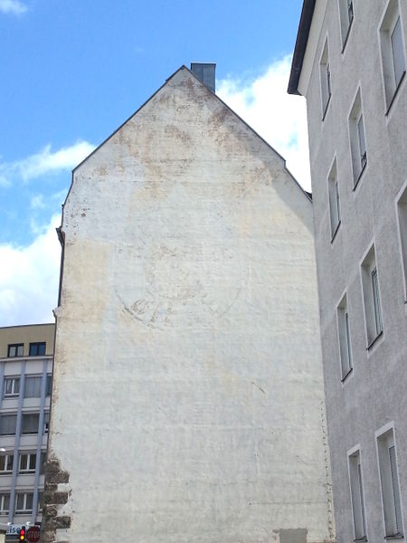 Datei:Waldstraße 10 Humbser-Wandreklame.jpg