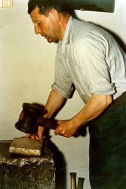 A 3851-1 Metallschläger.jpg