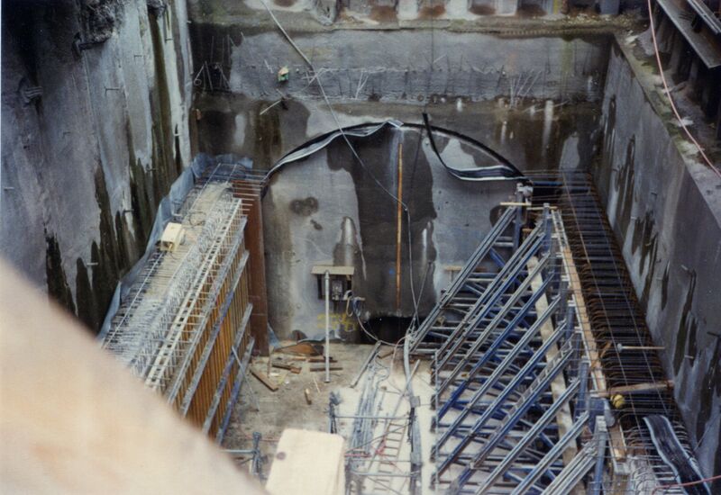 Datei:NL-FW 04 956 KP Schaack U-Bahnhof Stadthalle 1996.11.16.jpg