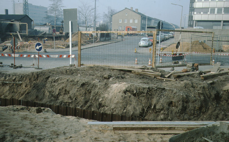 Datei:U-Bahn Vorarbeiten Jakobinenstraße 5.jpg
