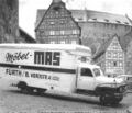 Möbelwagen von MAS am Tiergärtner Tor in Nürnberg, vermutlich in den 1950-er Jahren <span class="smw-highlighter" data-type="8" data-state="inline" data-title="Hinweis" title="Lizenz: cc-by-sa-3.0"><span class="smwtticon note"></span><span class="smwttcontent">Lizenz: cc-by-sa-3.0</span></span>
