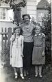 Familie Harscher, hier Mutter Margarette Harscher mit den Töchtern Hedwig und Lotte, ca. 1940