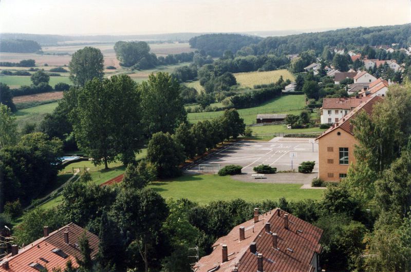 Datei:Burgfarrnbach Blick vom Turm 1991 10.jpg
