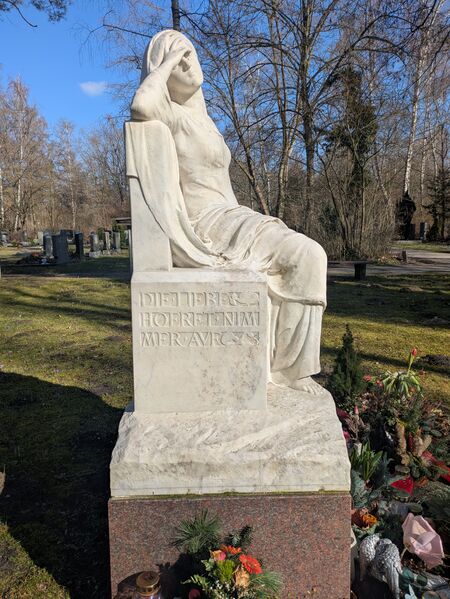 Datei:Figur B11 Friedhof 2.jpg