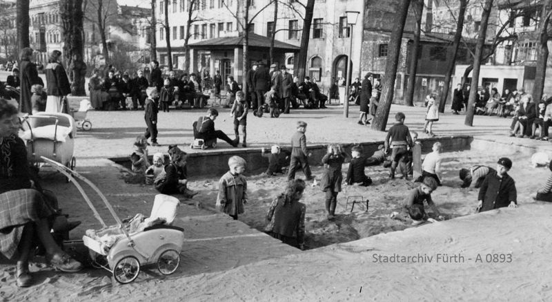 Datei:Spielplatz Freiheitsanlage A0893.jpg