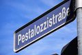 Straßenschild <a class="mw-selflink selflink">Pestalozzistraße</a>