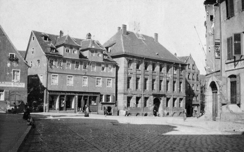 Datei:V.l.n.r. Königstraße 64, 44, 42 und 40; HL1491.jpg