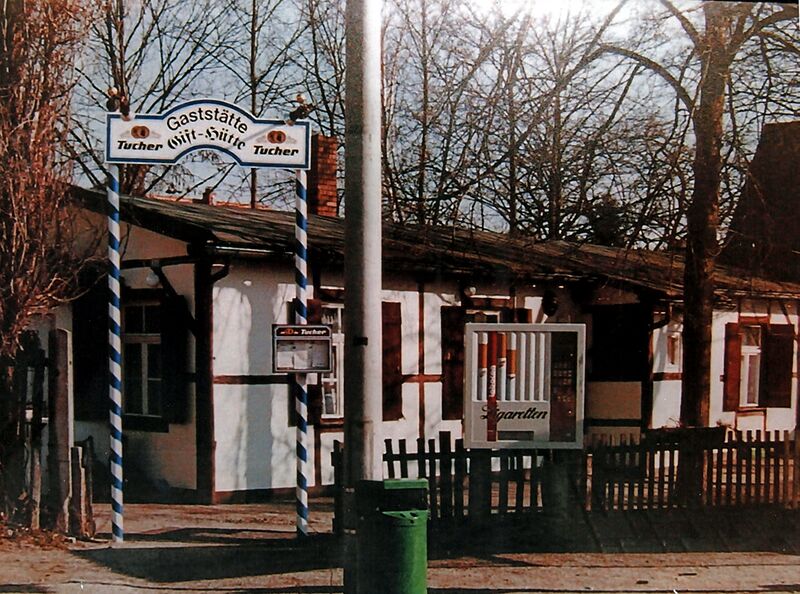 Datei:1989 Gifthütte Außenansicht.jpg