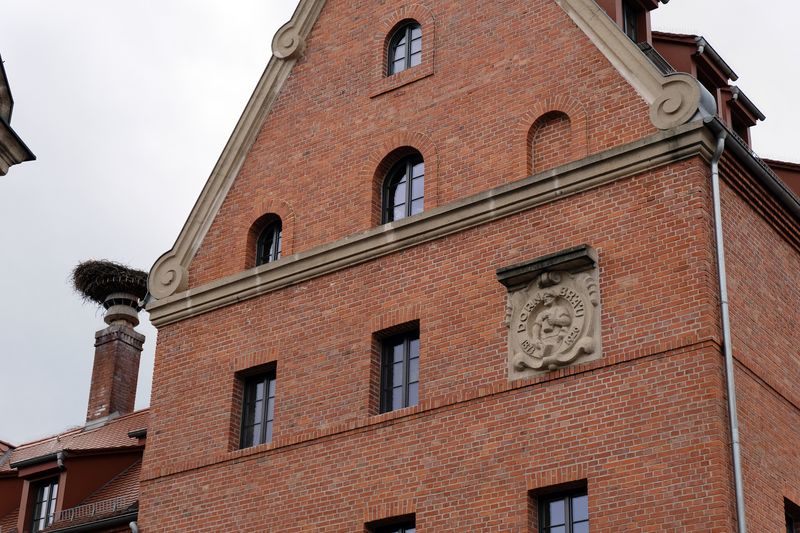 Datei:Ehem Dornbräu mit Storch April 2020 2.jpg