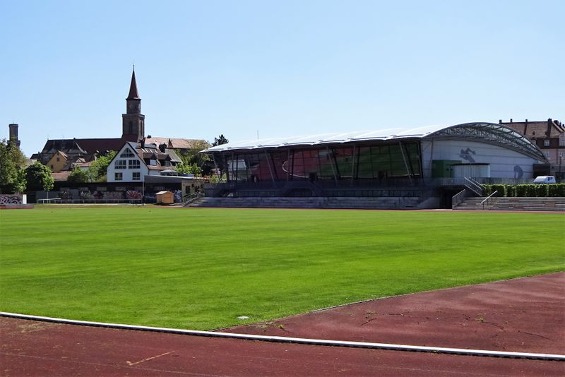 Datei:Julius-Hirsch-Sportzentrum 2020.1.jpg