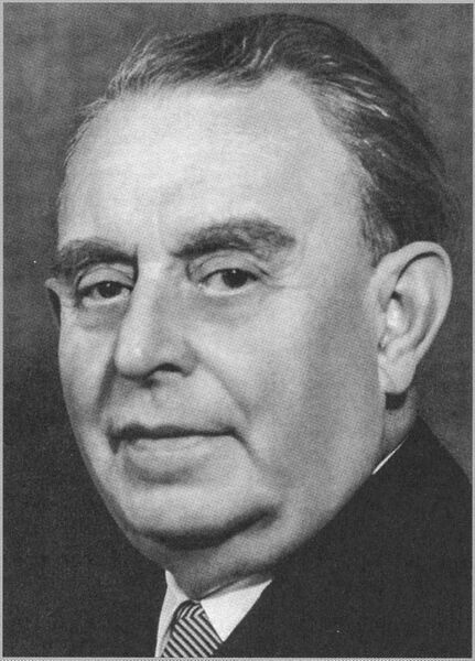 Datei:Erich Herrmann ca 1925.jpg