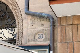 Schwabacher Straße 20 Fassadentext.jpg