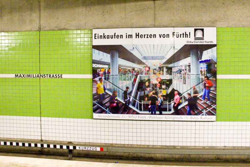 Datei:U-Bahn Werbung City Center.jpg