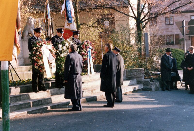 Datei:Volkstrauertag Nov 1989 Burgfarrnbach 2.jpg