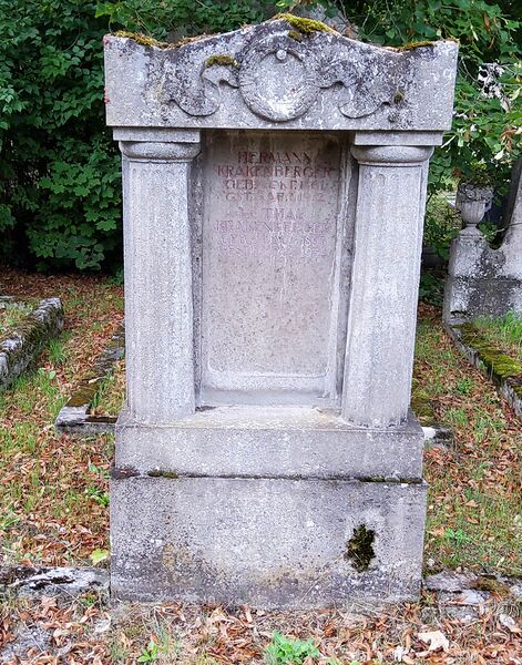 Datei:Grabstein Hermann Krakenberger.jpg