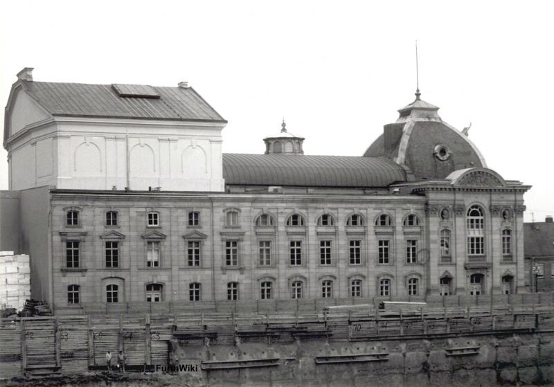 Datei:Theater Baustelle.jpg