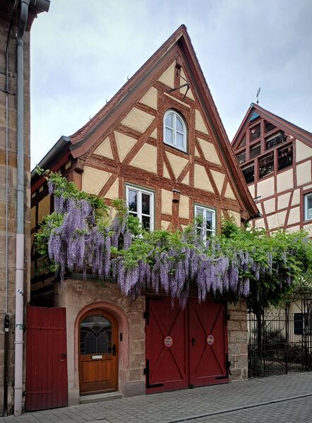 Datei:2025-05-05 Kreuzstraße 2.jpg