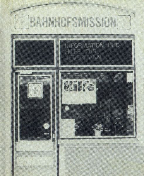Datei:Bahnhofsmission Fürth Eingang 1980er.JPG