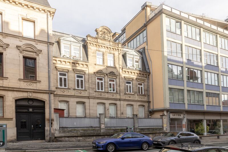 Datei:Karolinenstraße 15 Dez 2025.jpg