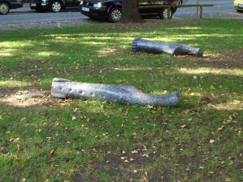 Datei:Kunst Willy-Brandt-Anlage 004.jpg