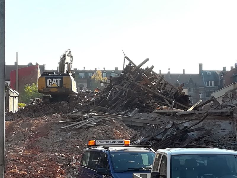 Datei:Spiegelfabrik Abriss Okt 2018.jpg