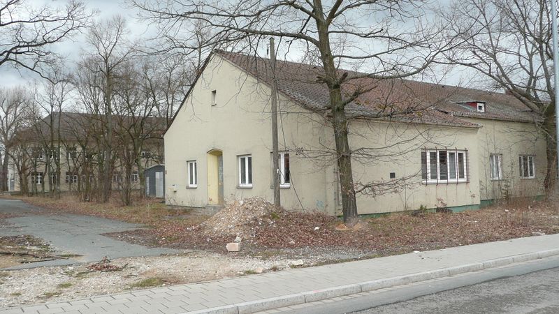 Datei:Wachgebäude Flugplatz Fürth-Atzenhof 2.jpg