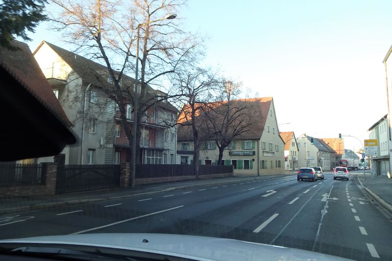 Datei:Stadelner Hauptstraße 2020 3.jpg