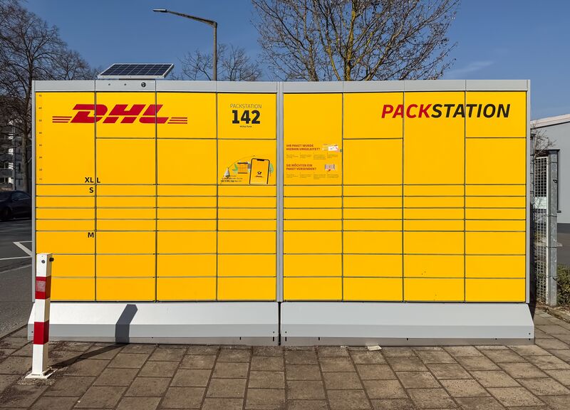 Datei:DHL Packstation 142, Siemensstraße 25, 90766 Fürth.jpg