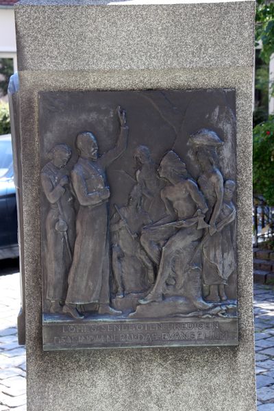 Datei:Wilhelm-Löhe-Denkmal 8.jpg