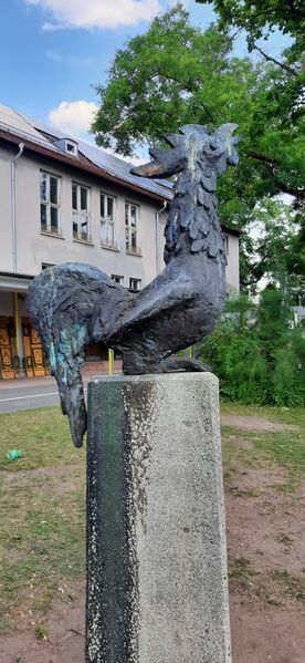 Datei:Schule Friedrich-Ebert-Str. Sonnenuhr (2).jpg