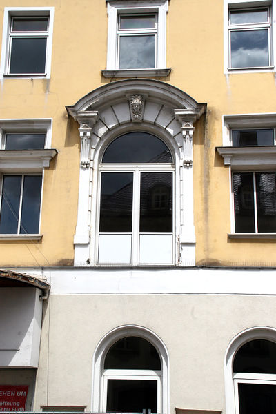 Datei:Fenster Parkhotel 2013.jpg