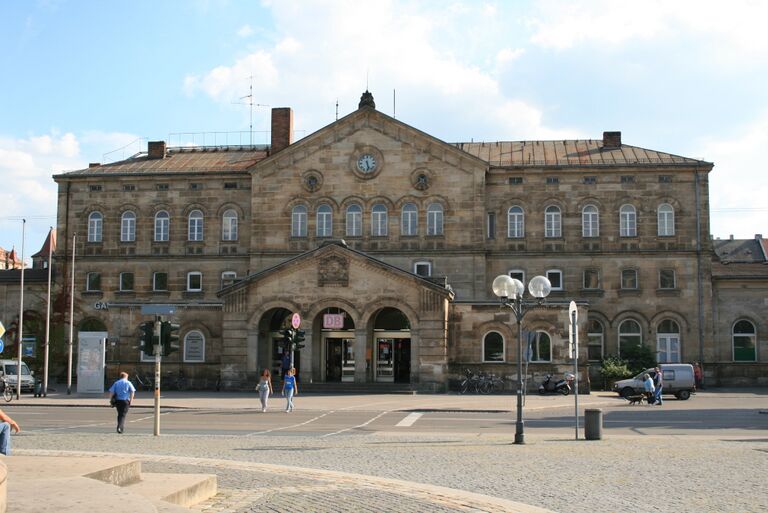Hauptbahnhof Portal.jpg