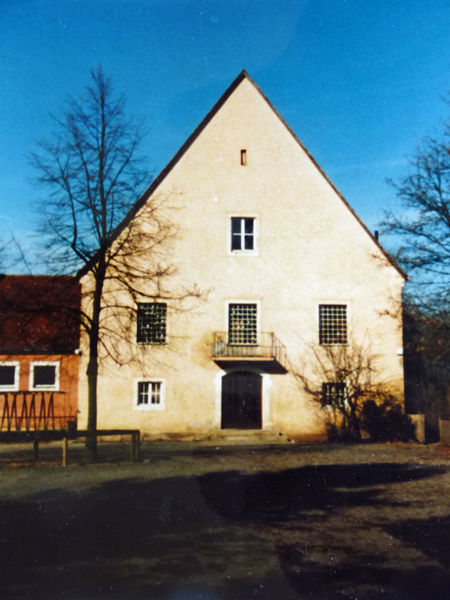 Datei:Alte Schule Stadeln Turnhalle.jpg