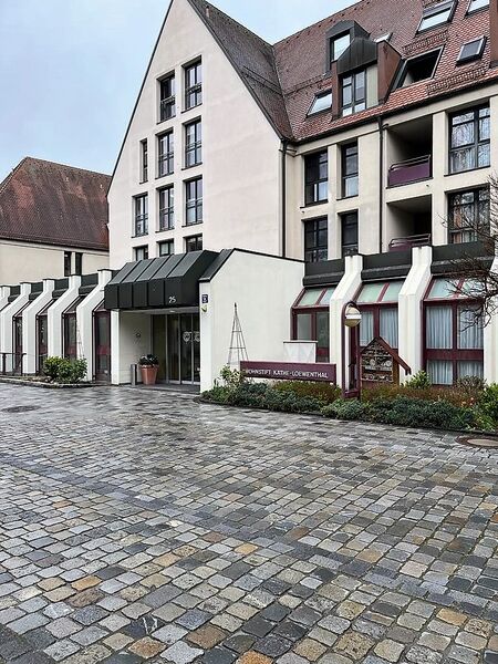 Datei:Wohnstift Käthe-Löwenthal 2023.10.jpg