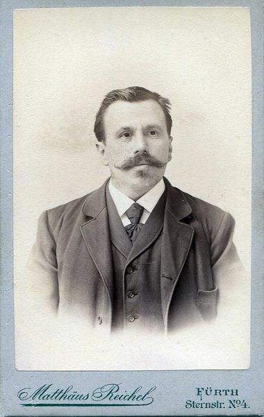 Datei:Blackeye Portrait.jpg