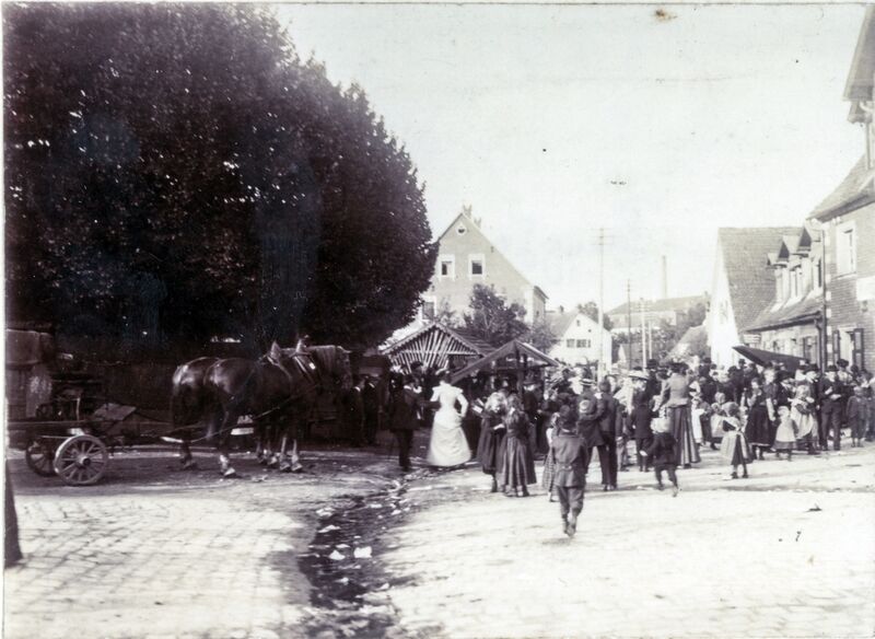 Datei:Kirchweih Burgfarrnbach Hintere Dorf ca 1915.jpg