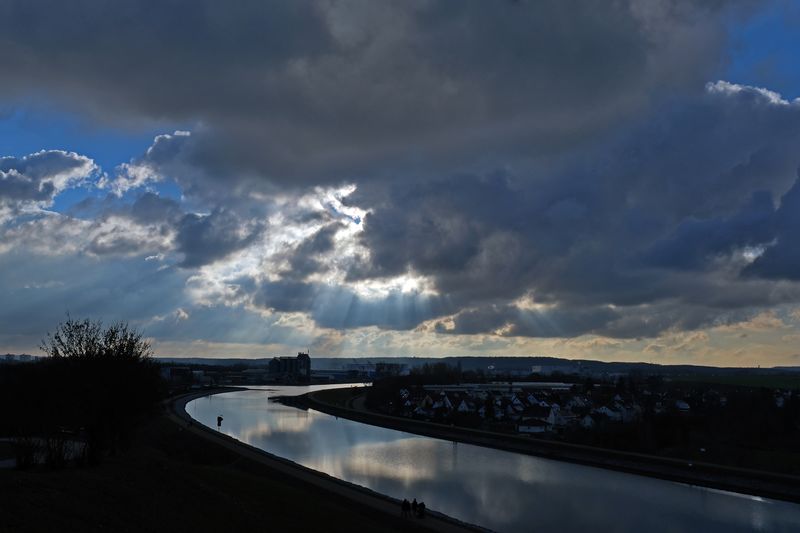 Datei:Main-Donau-Kanal Jan 2021 2.jpg