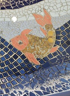 2025 10 03 Mosaik Fisch Eingangsbereich Fürthermare.jpg
