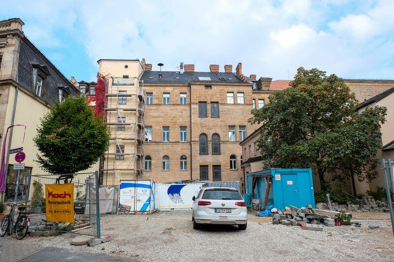 Datei:Ludwig-Erhard-Straße Parkplatz Okt 2017.jpg