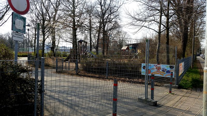 Datei:Spielplatzsperre I.jpg