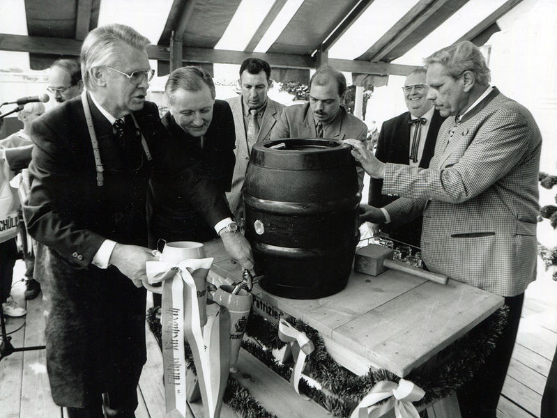 Datei:Kirchweih Lichtenberg Brand.jpg